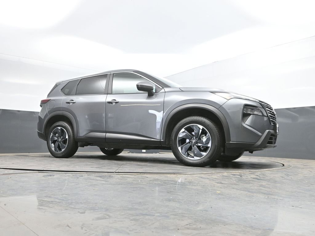 Used 2025 Nissan Rogue SV AWD/4WD image 32