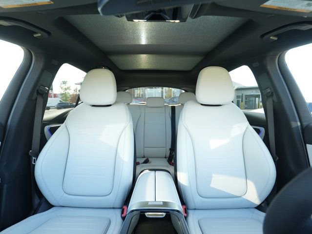 Used 2026 Mercedes-Benz GLC 300 4MATIC image 31