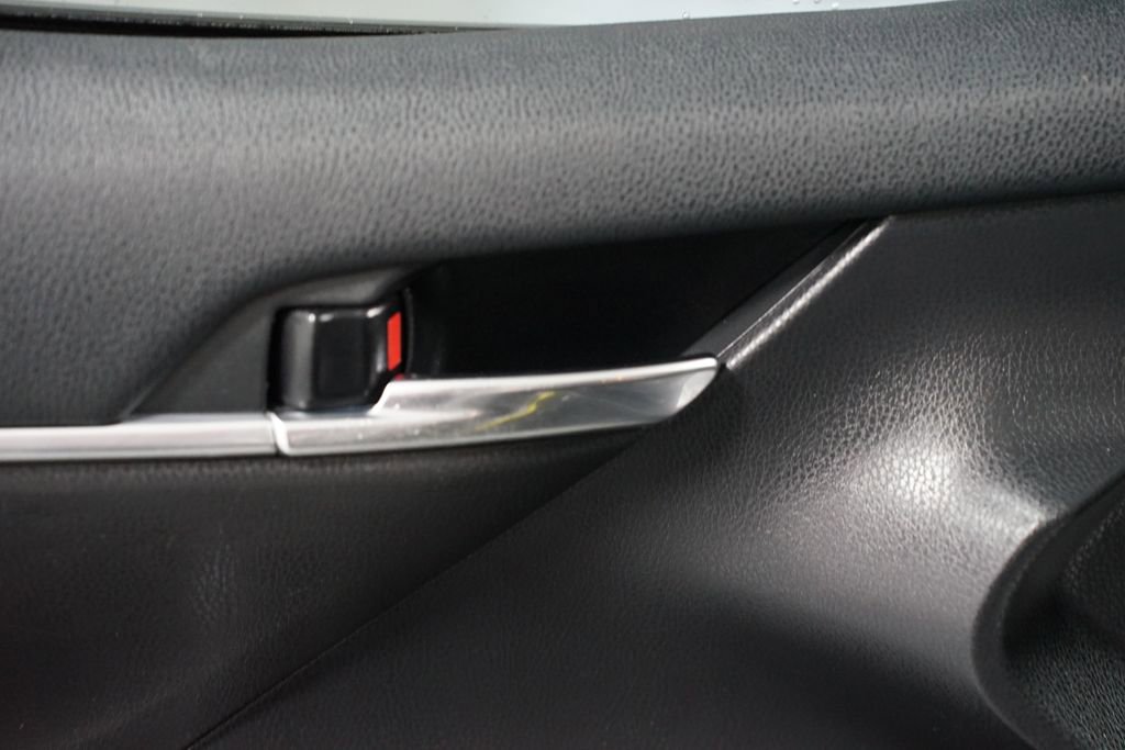 Certified 2020 Toyota Camry SE image 29