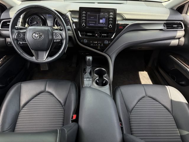 Used 2022 Toyota Camry SE FWD image 11