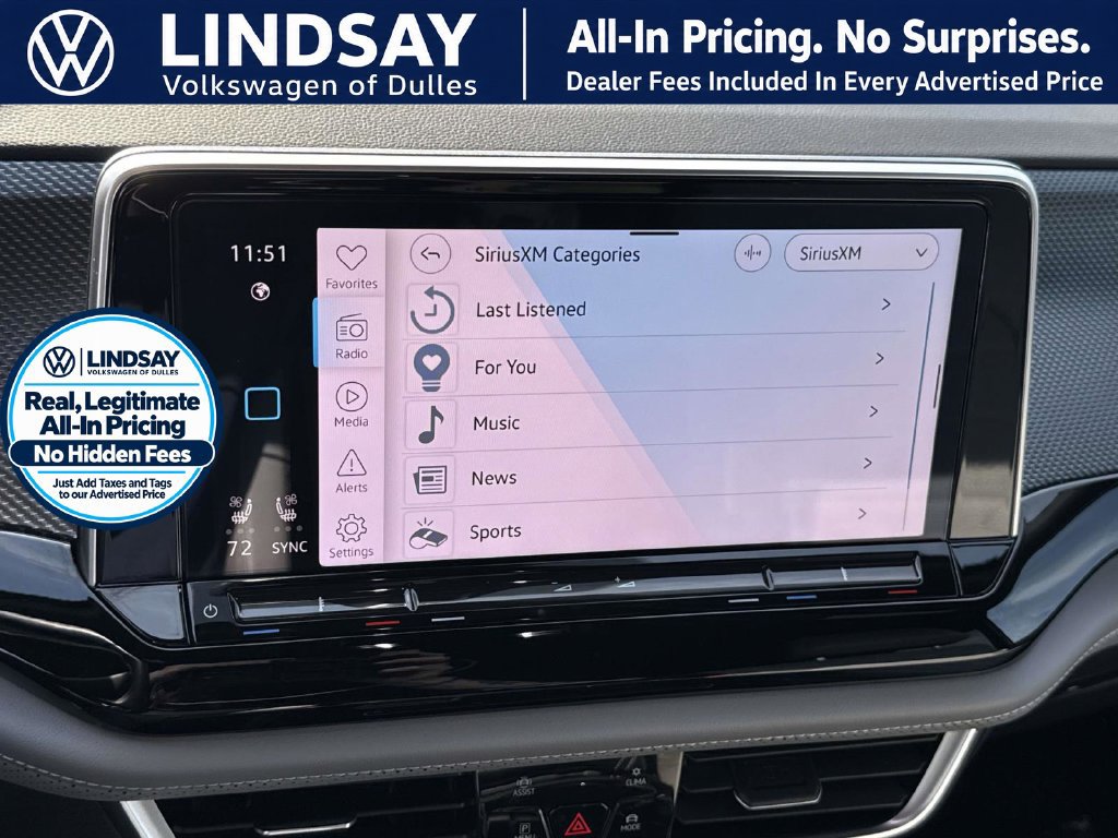 Used 2024 Volkswagen Atlas Cross Sport SEL R-Line AWD/4WD image 17
