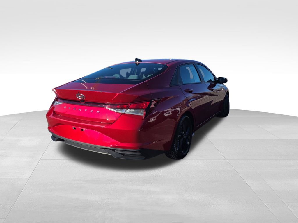 Used 2022 Hyundai Elantra SEL image 8