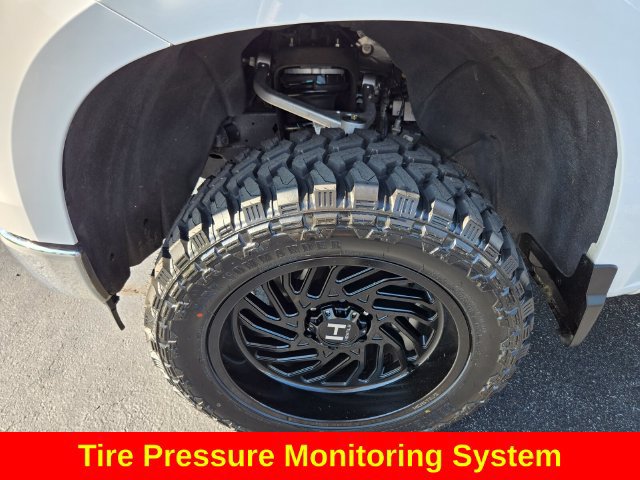 Used 2025 Chevrolet Silverado 1500 LT AWD/4WD image 24