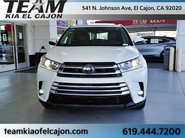 Used 2019 Toyota Highlander Limited FWD image 4
