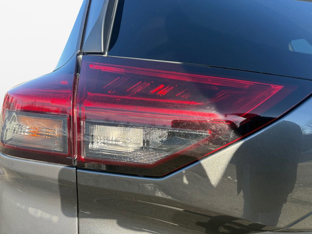 Certified 2023 Nissan Rogue SV image 21