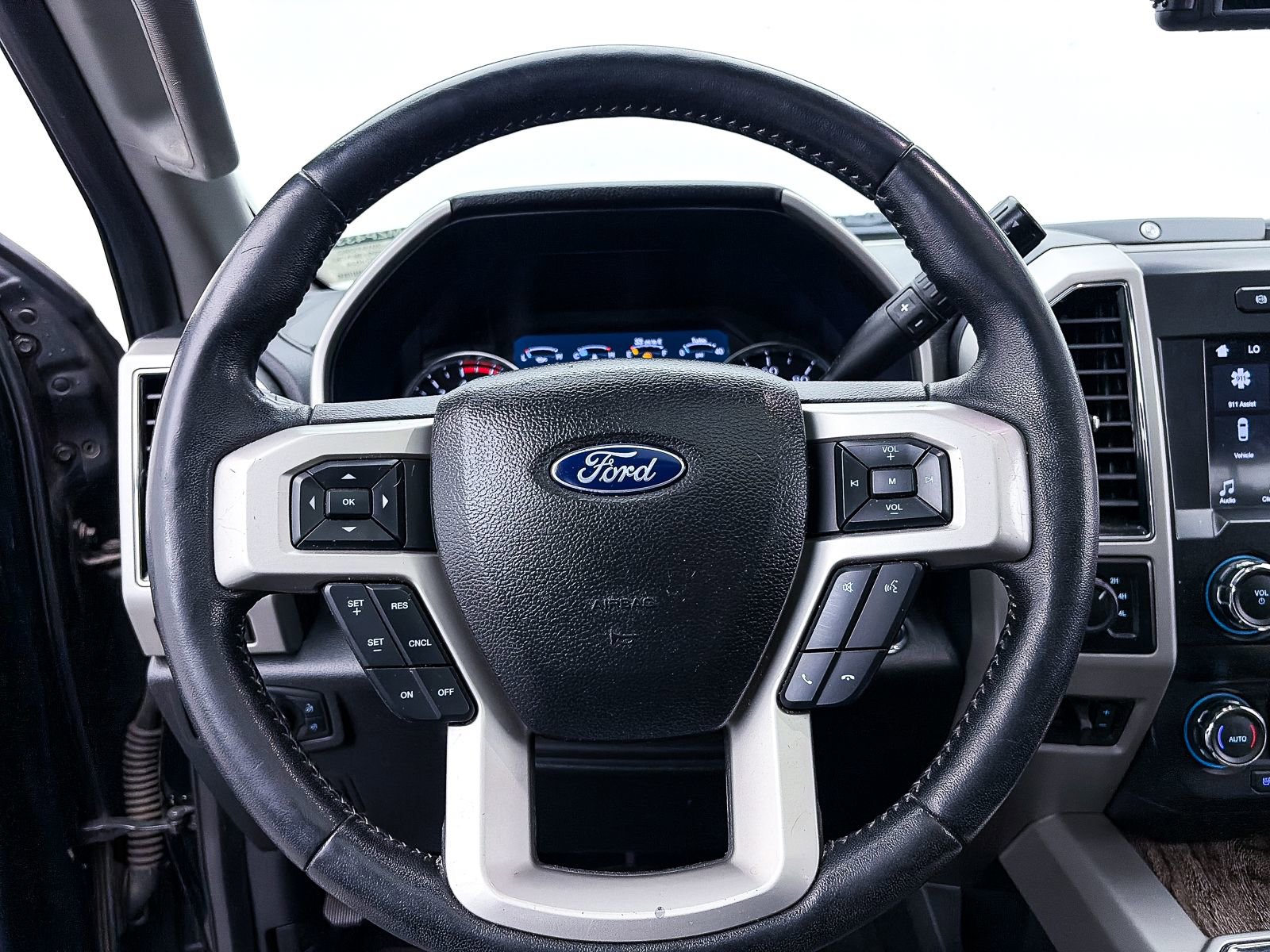 Used 2019 Ford F350 Lariat AWD/4WD image 34