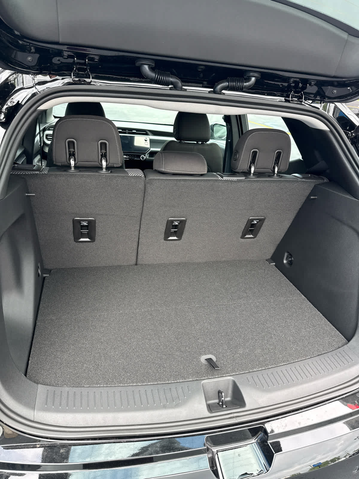 New 2027 Chevrolet Bolt LT w/ Comfort Package FWD image 10