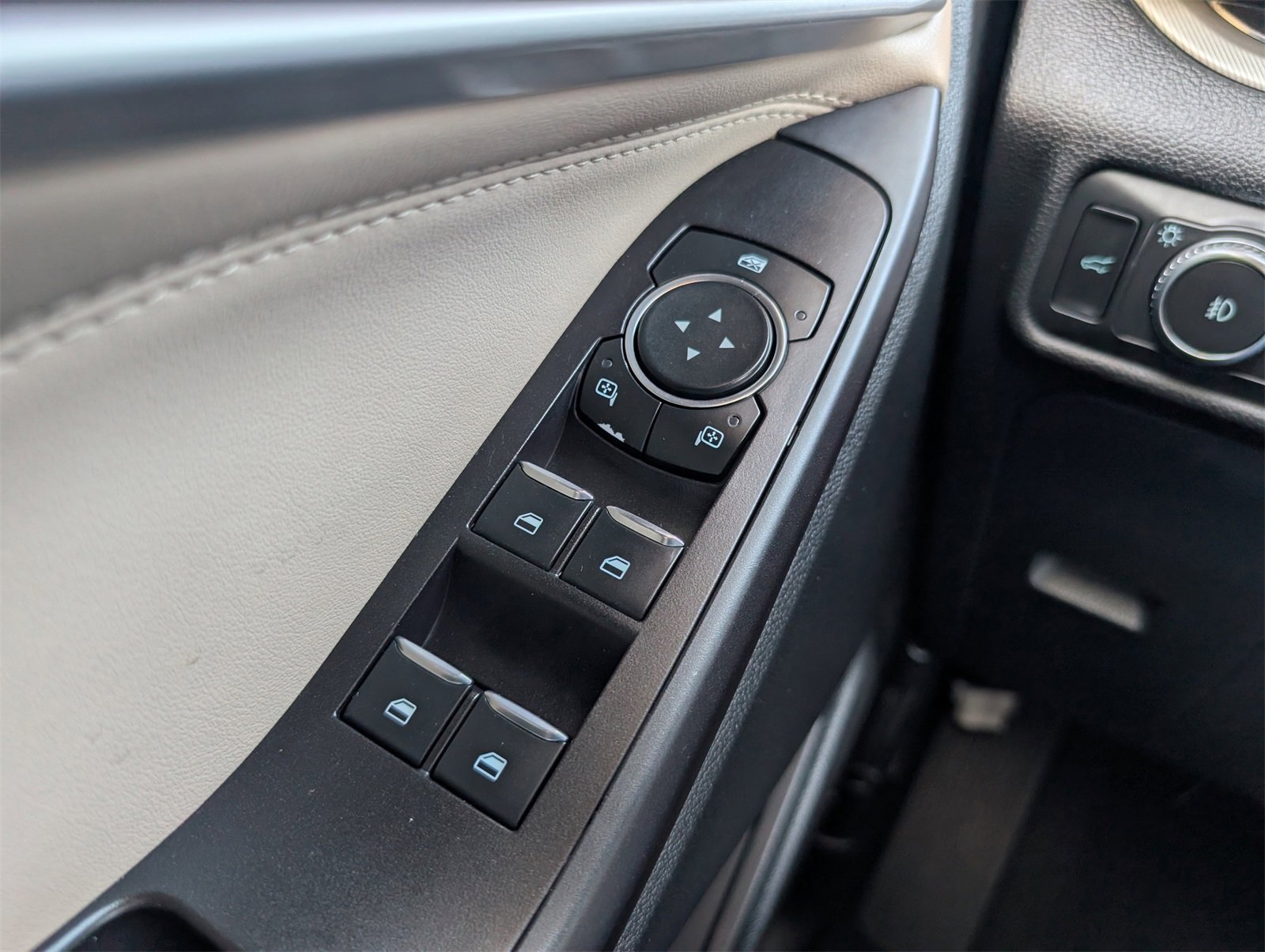 Used 2020 Ford Explorer XLT w/ Equipment Group 202A image 34