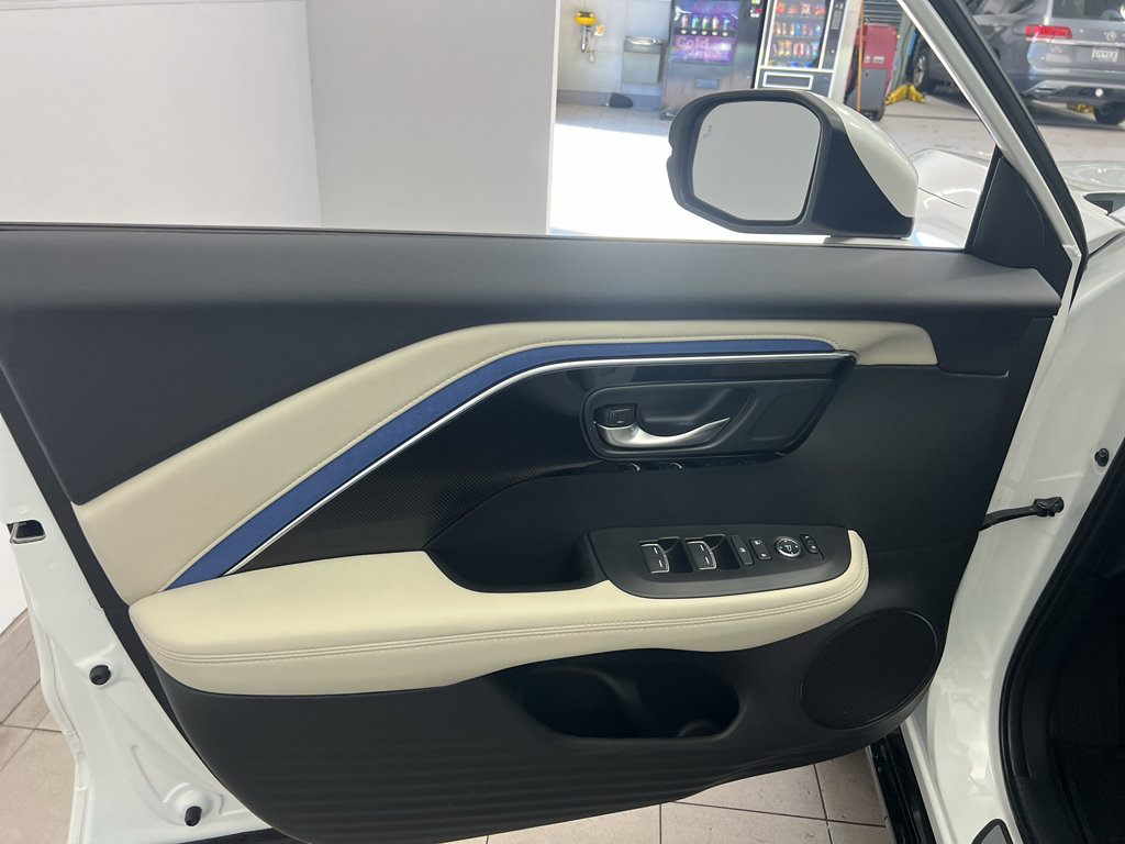 Used 2025 Acura ADX A-Spec image 9