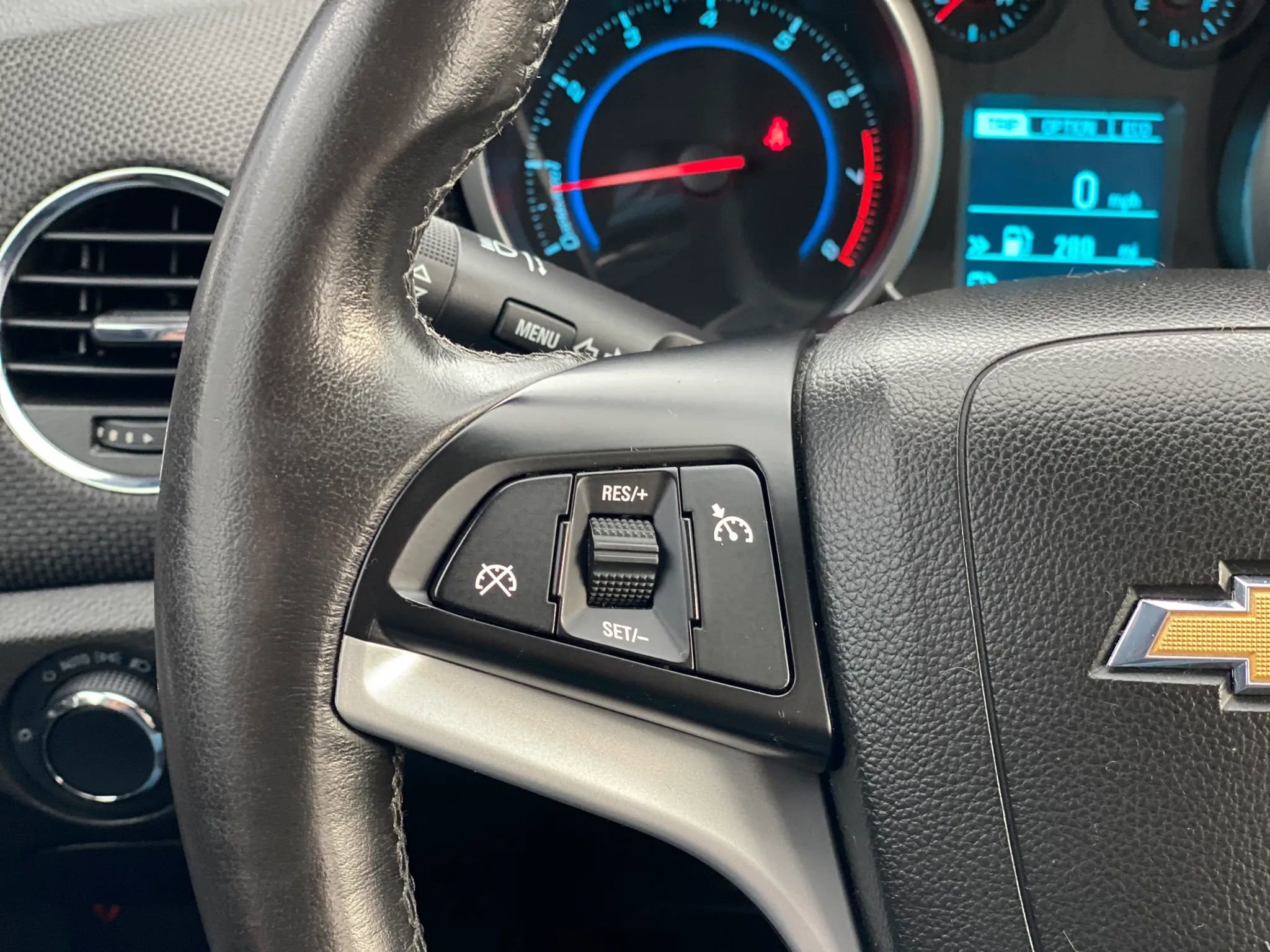 Used 2013 Chevrolet Cruze Eco image 35