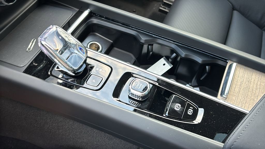 New 2026 Volvo XC60 B5 Ultra w/ Climate Package AWD/4WD image 22