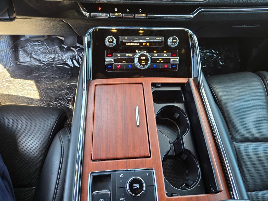 Used 2024 Lincoln Navigator Reserve AWD/4WD image 13