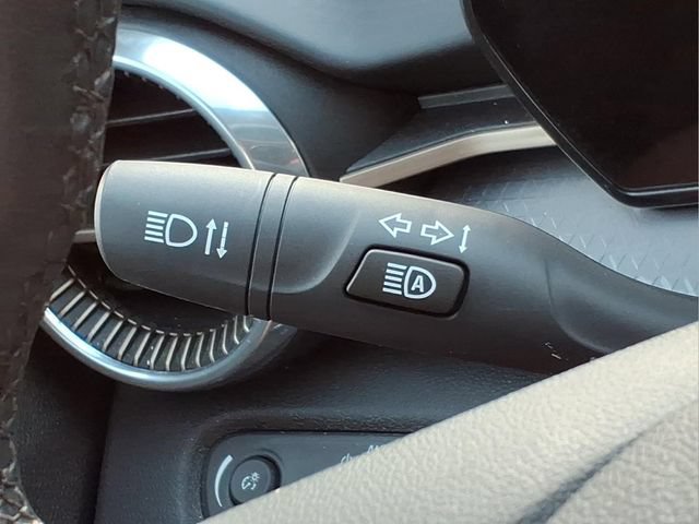 Used 2025 Chevrolet Trax ACTIV w/ Driver Confidence Package FWD image 27