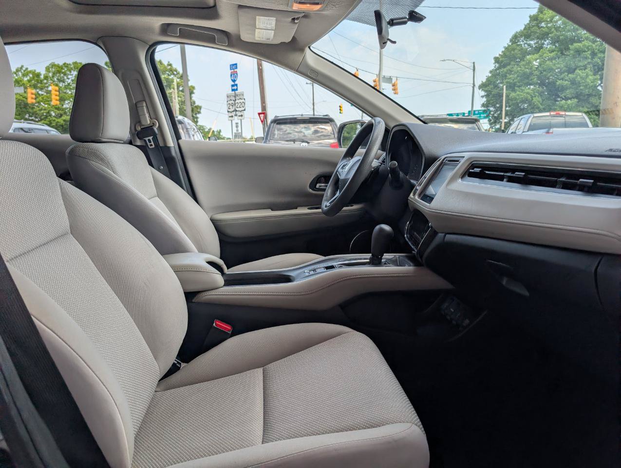 Used 2017 Honda HR-V EX image 20