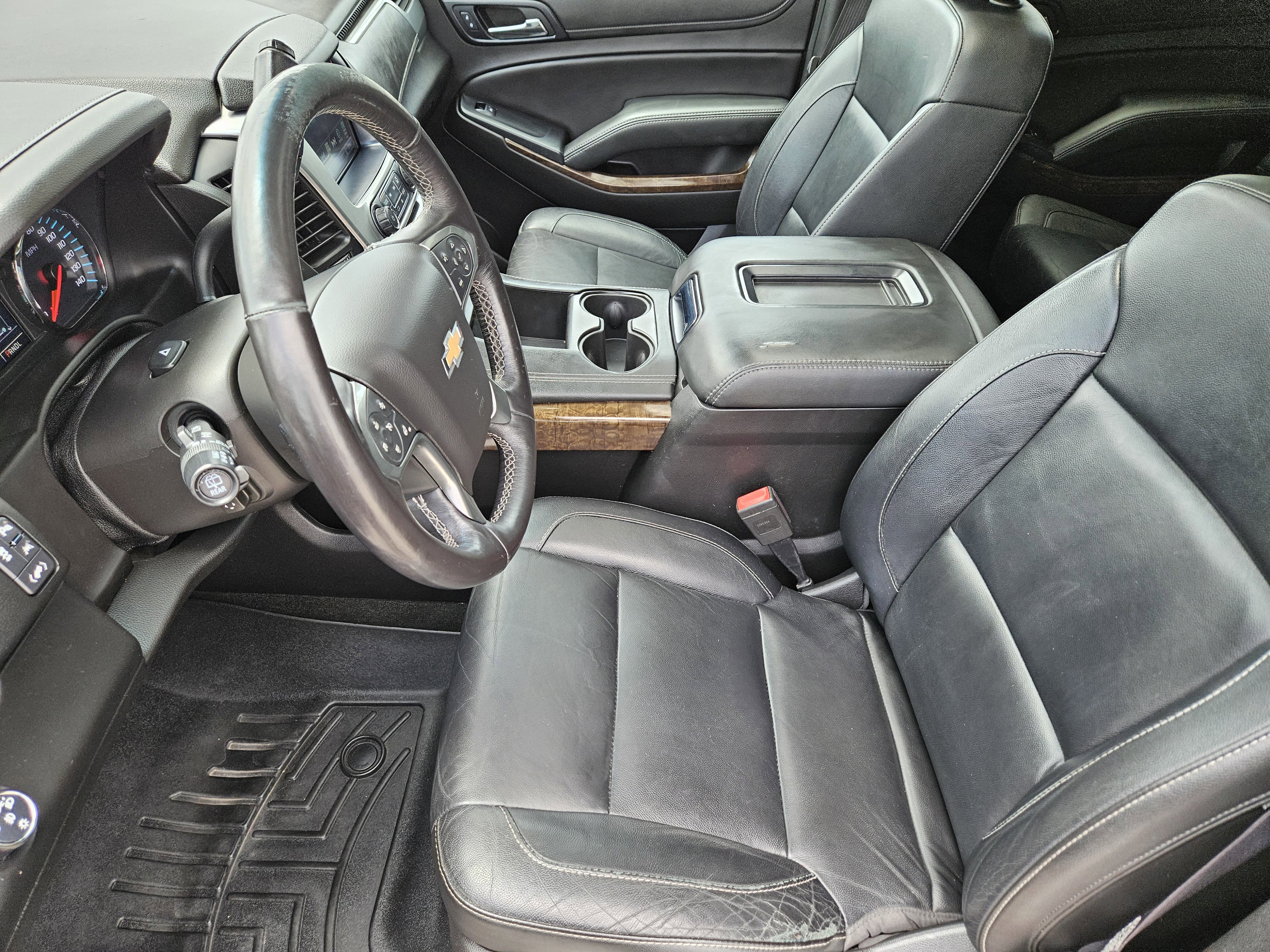 Used 2018 Chevrolet Suburban LT RWD image 13