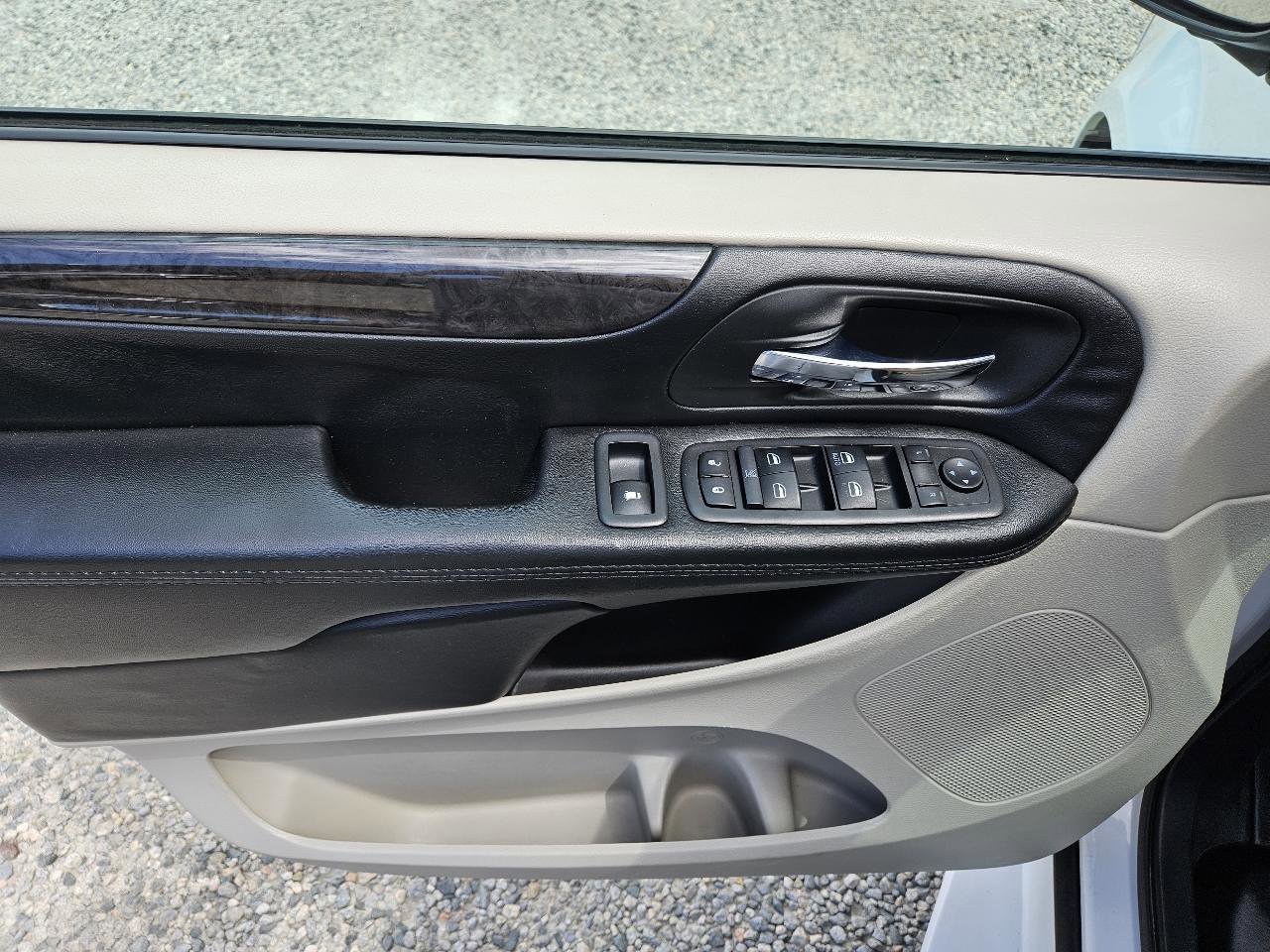 Used 2019 Dodge Grand Caravan SE w/ Power Convenience Group I FWD image 29