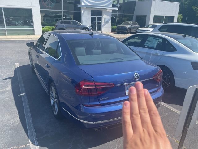 Used 2017 Volkswagen Passat 1.8T R-Line FWD image 4