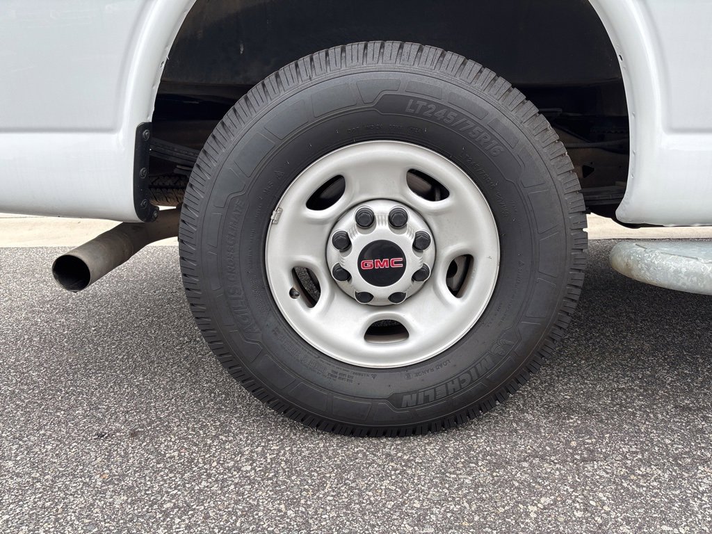 Used 2023 GMC Savana 2500 w/ Driver Convenience Package image 11