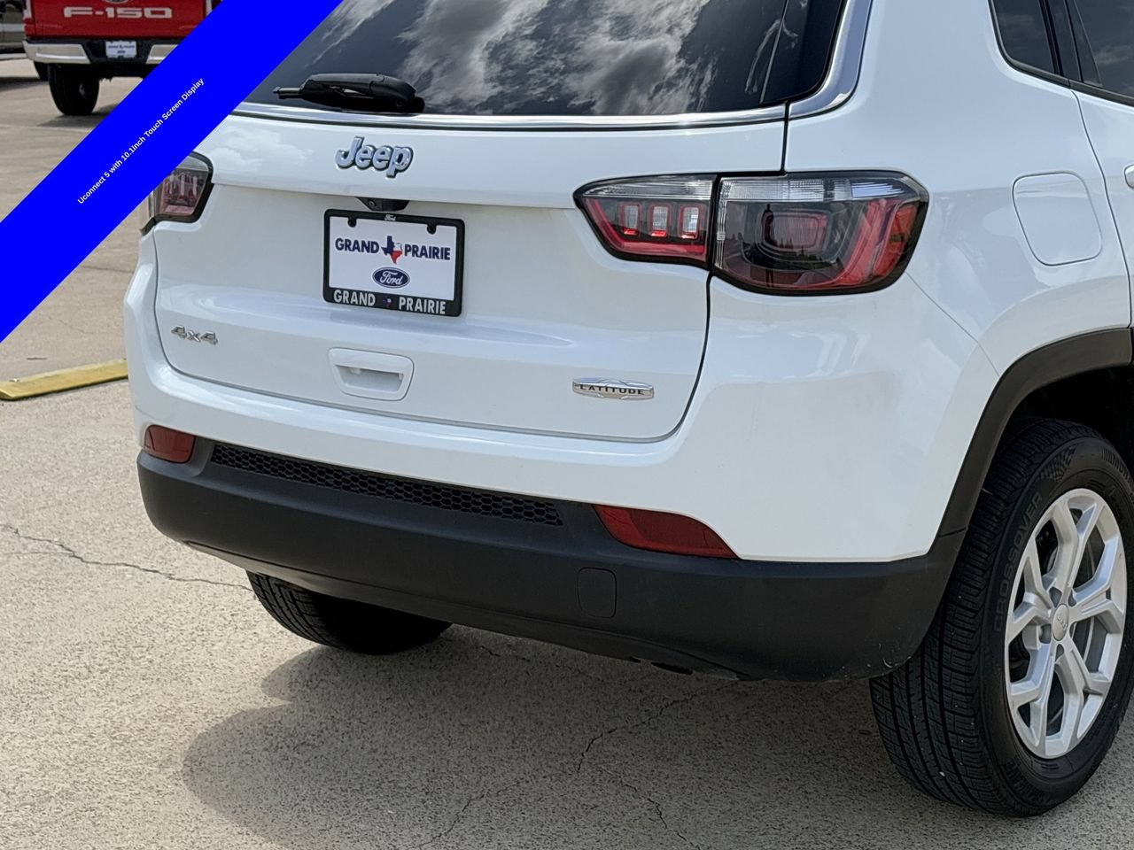 Used 2024 Jeep Compass Latitude AWD/4WD image 10