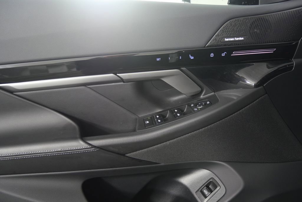 Certified 2024 BMW 530i image 8