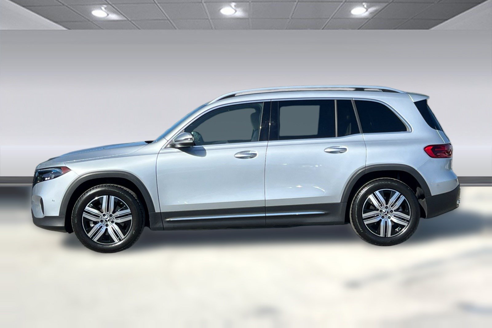 Used 2024 Mercedes-Benz EQB 250+ image 2
