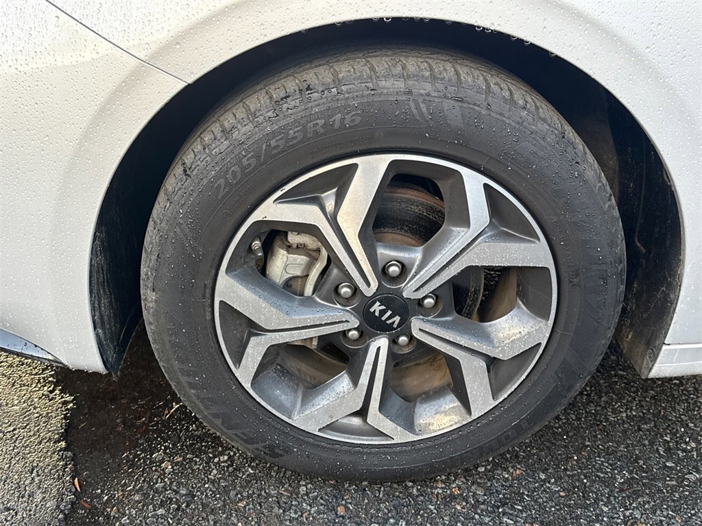 Used 2021 Kia Forte LXS image 3