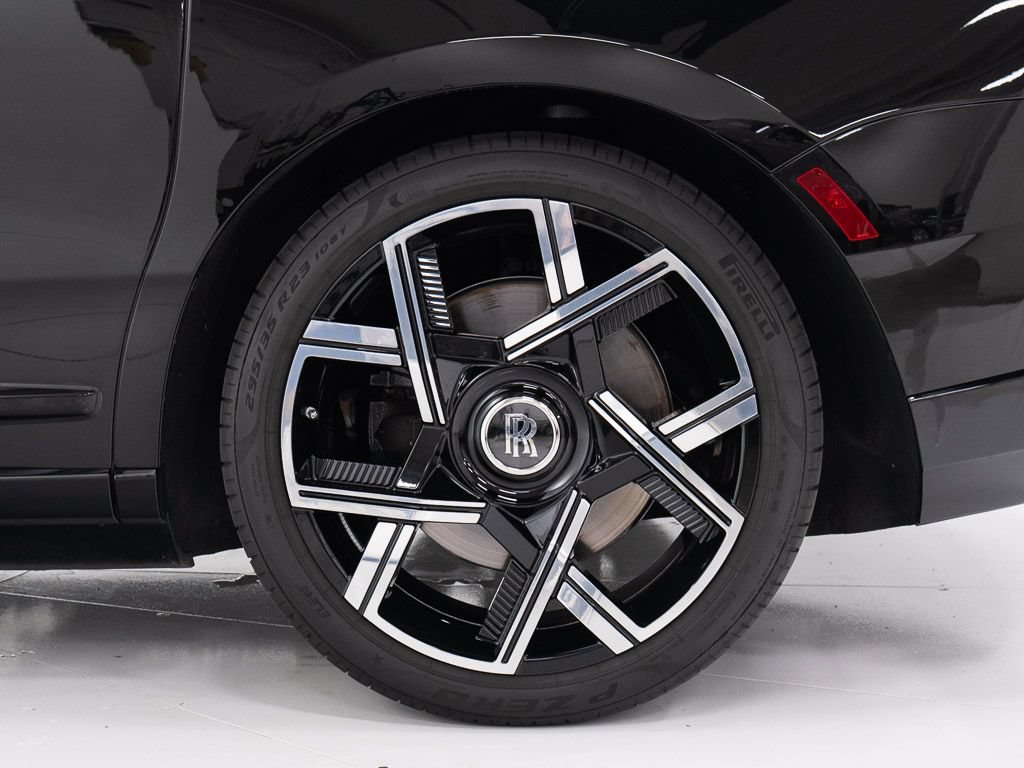 Certified 2026 Rolls-Royce Cullinan Black Badge AWD/4WD image 49