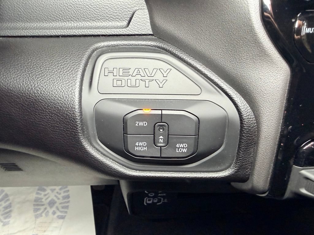 Used 2025 RAM 2500 Big Horn AWD/4WD image 19