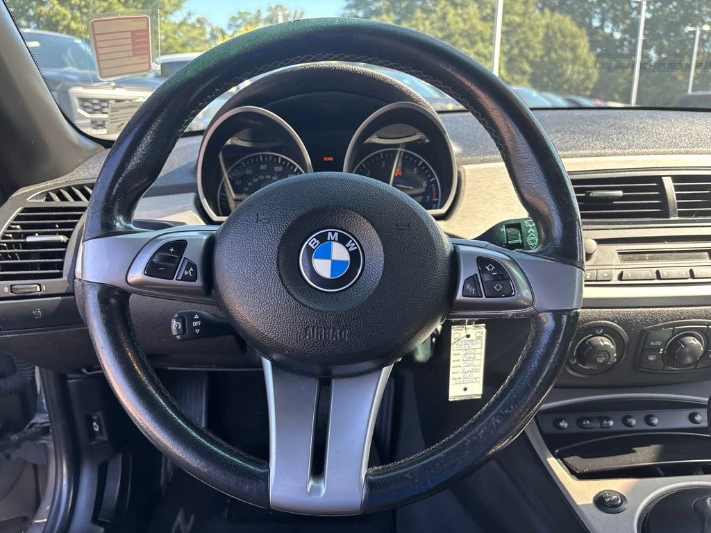 Used 2005 BMW Z4 3.0i RWD image 9