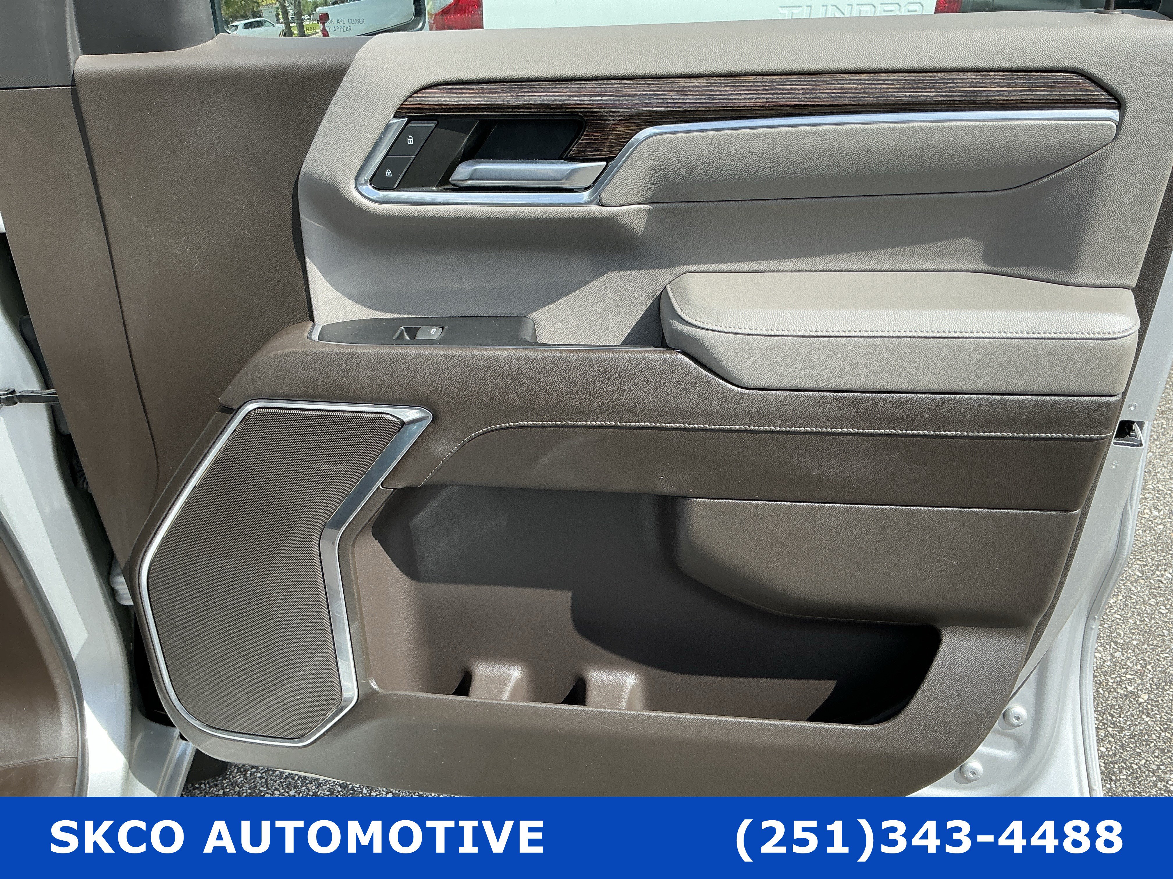 Used 2022 GMC Sierra 1500 SLE w/ X31 Off-Road Package AWD/4WD image 12