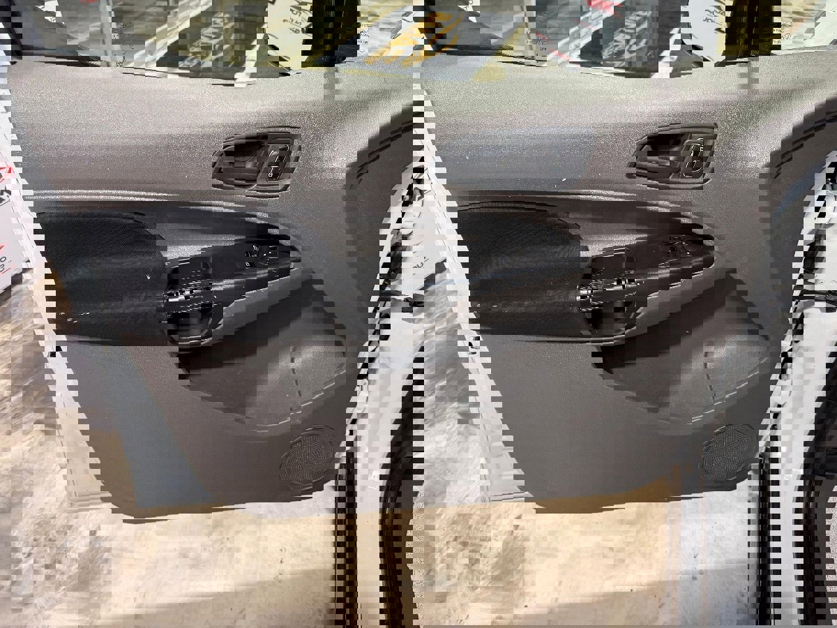 Used 2020 Ford Transit Connect XL image 27