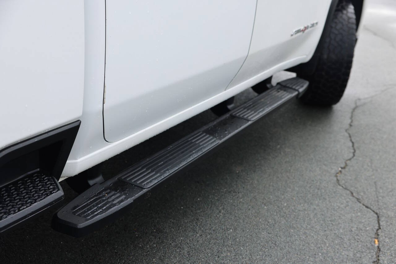 Used 2020 GMC Sierra 2500 AT4 w/ AT4 Premium Package AWD/4WD image 37