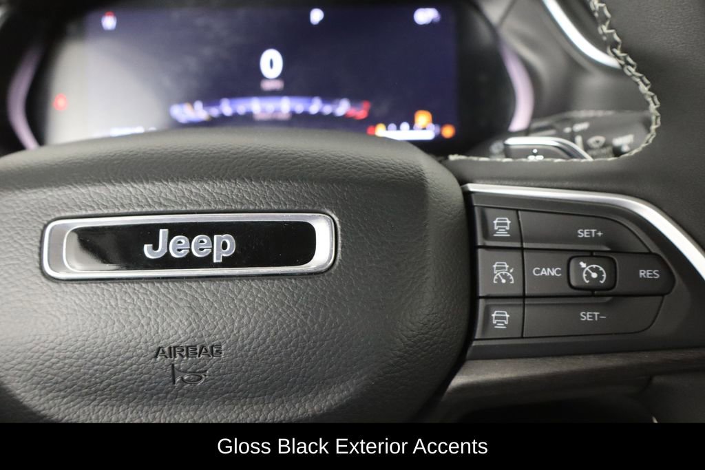 Used 2023 Jeep Grand Cherokee L Limited w/ Black Appearance Package image 10
