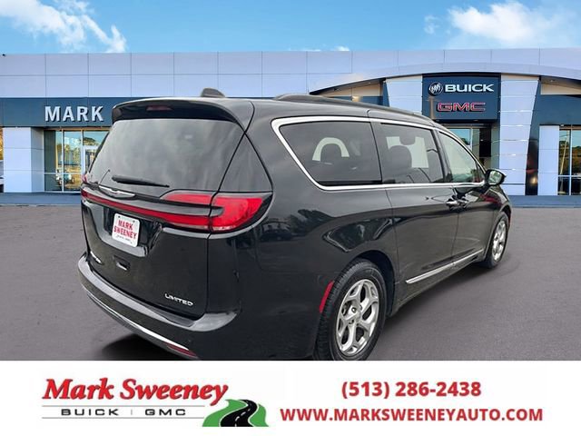 Used 2023 Chrysler Pacifica Limited image 6