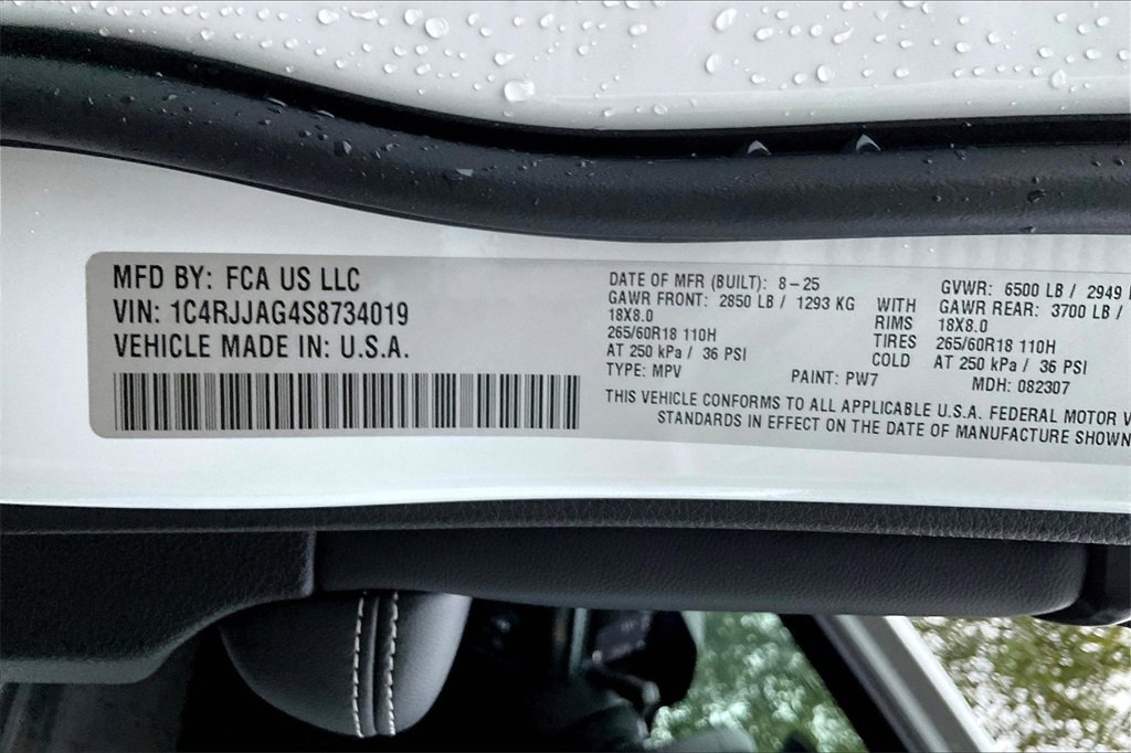 New 2025 Jeep Grand Cherokee L Altitude image 13