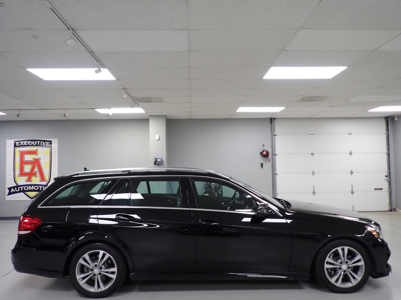 Used 2014 Mercedes-Benz E 350 4MATIC Wagon w/ Premium 1 Package image 19