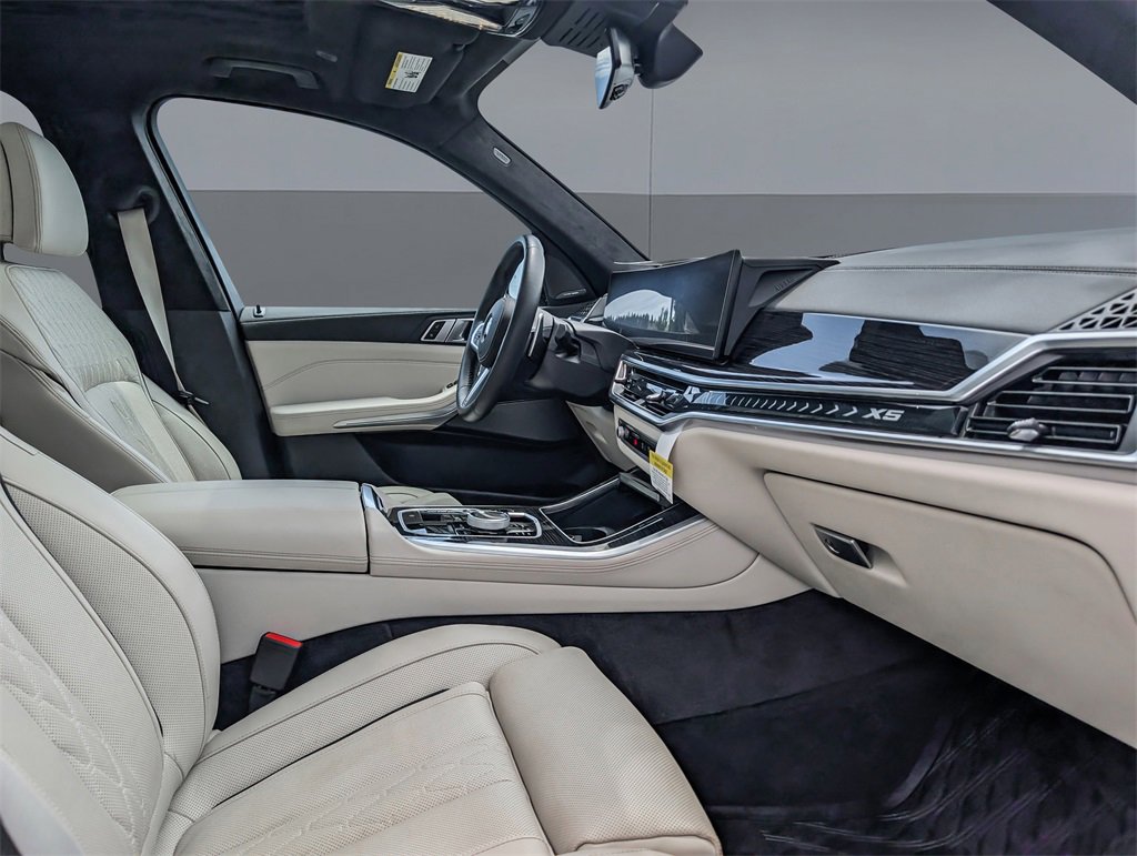 Used 2025 BMW X5 xDrive40i w/ Executive Package image 22