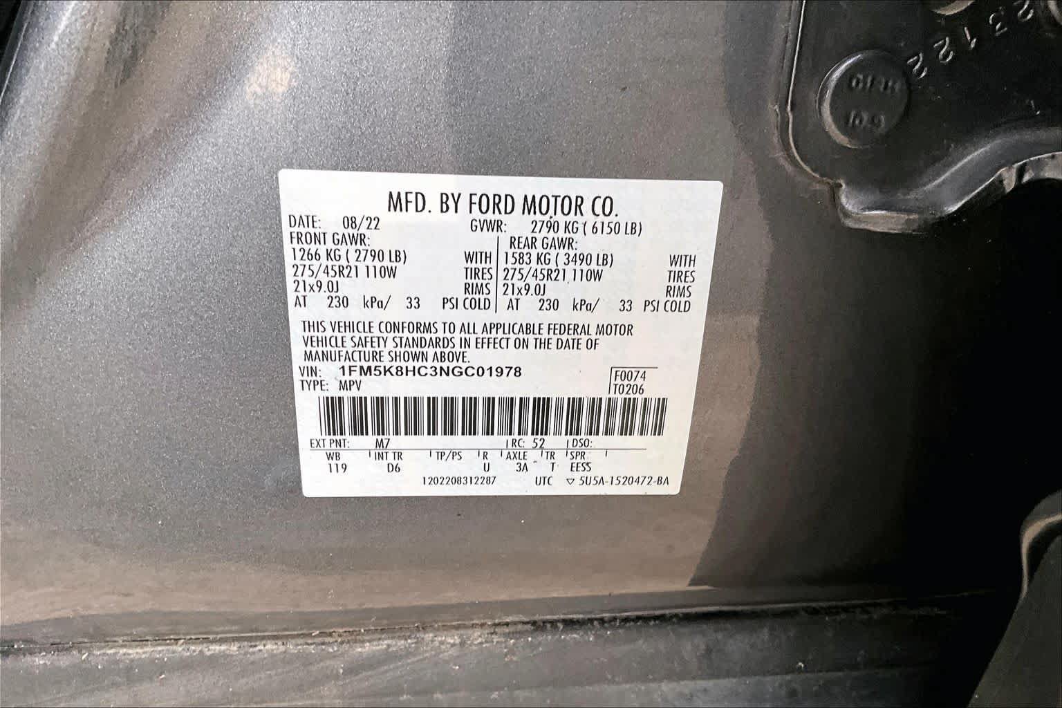 Used 2022 Ford Explorer Platinum w/ Equipment Group 601A AWD/4WD image 35