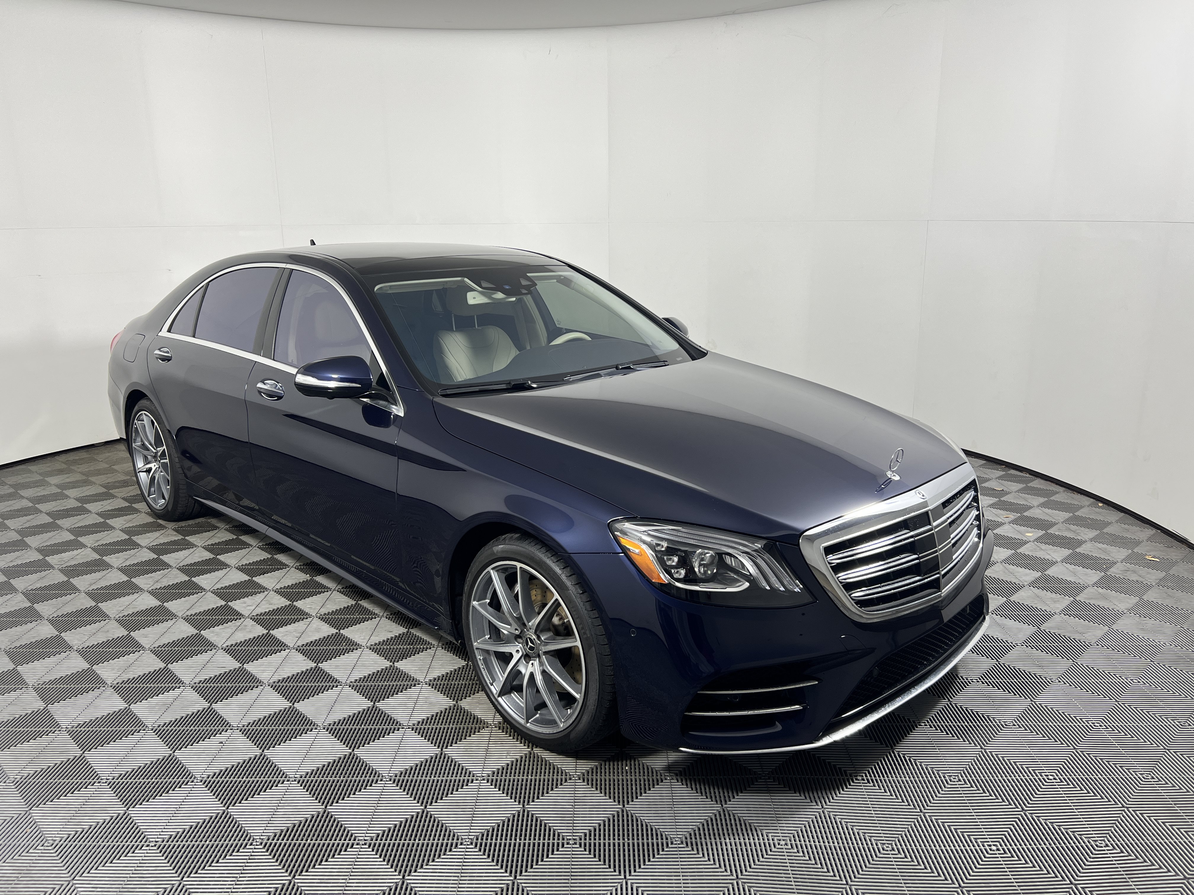 Used 2019 Mercedes-Benz S 450 Sedan image 7
