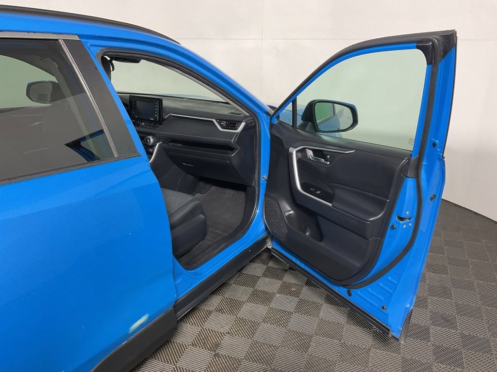 Used 2021 Toyota RAV4 XLE image 28
