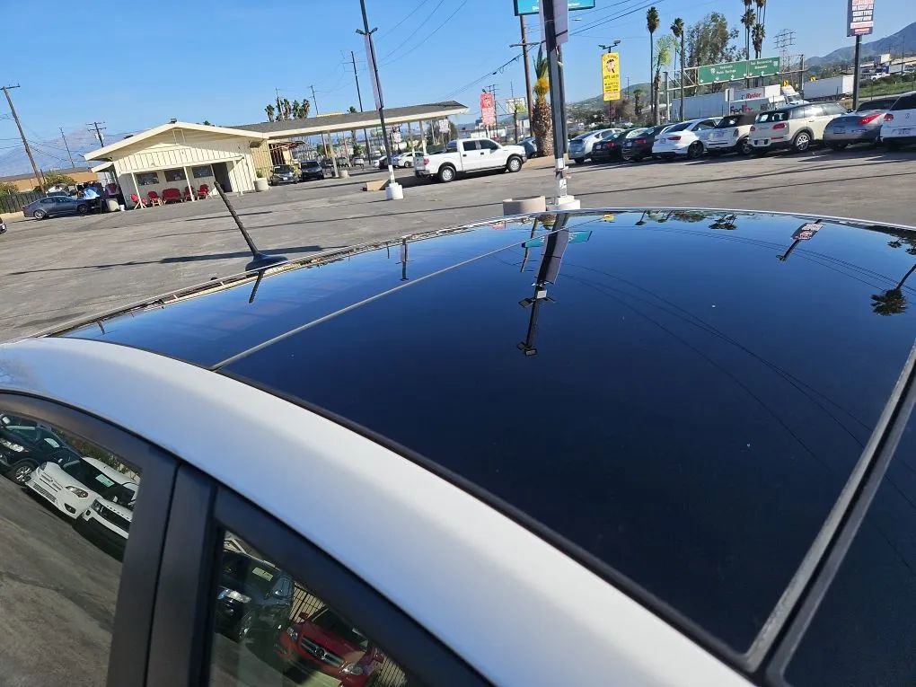 Used 2012 Toyota Prius Four w/ Deluxe Solar Roof Pkg image 9