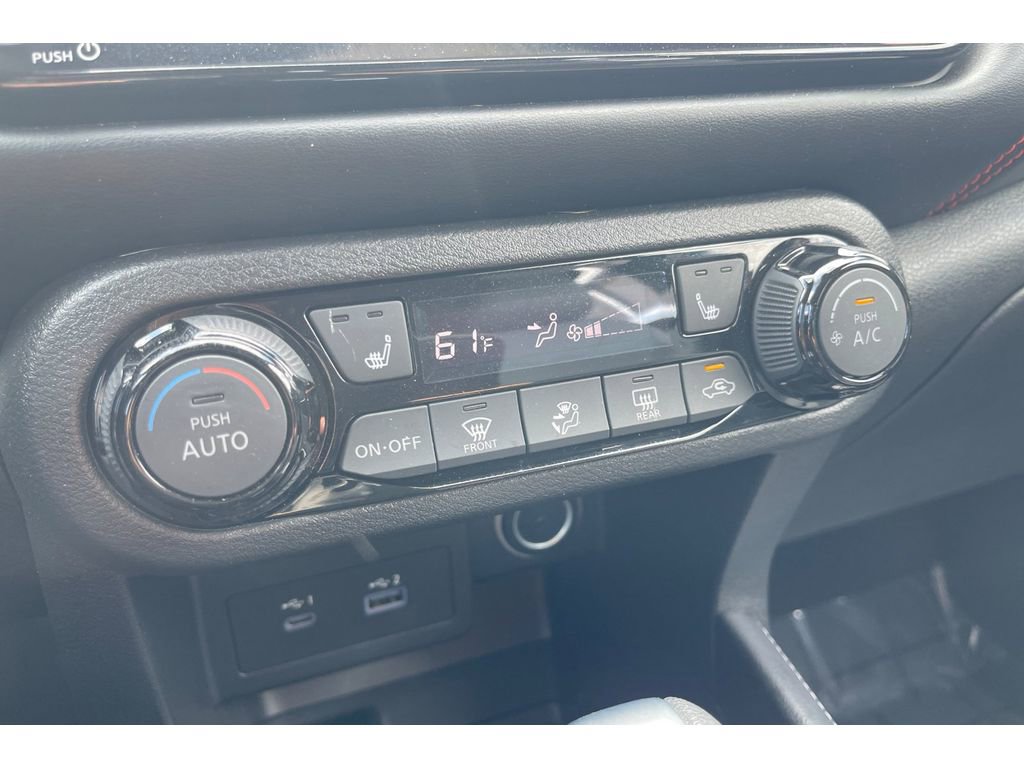 Used 2022 Nissan Kicks SR w/ Premium Package FWD image 28