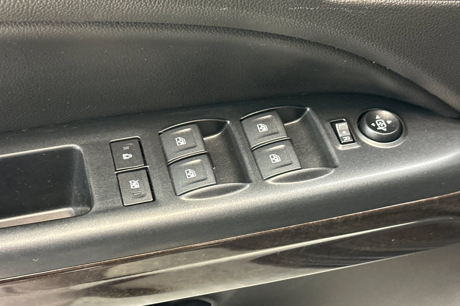 Used 2017 GMC Canyon SLE w/ SLE Convenience Package RWD image 13
