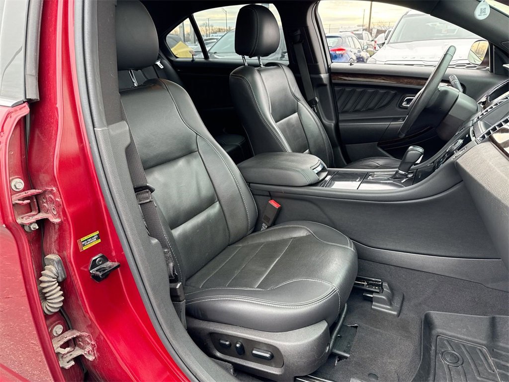 Used 2019 Ford Taurus Limited image 25