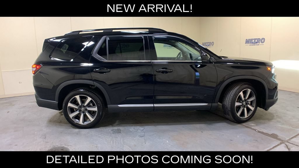 Used 2025 Honda Pilot Elite image 2