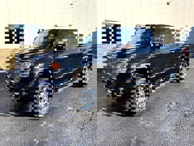 Used 2015 GMC Sierra 3500 Denali w/ Duramax Plus Package image 2