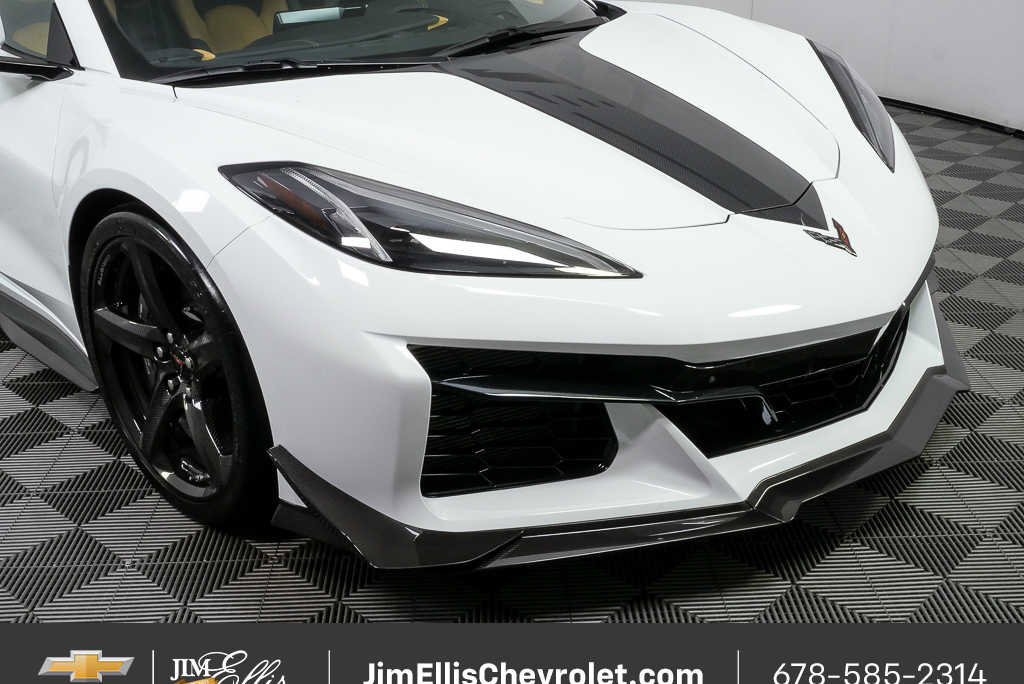 Used 2024 Chevrolet Corvette Z06 w/ Z07 Performance Package image 33
