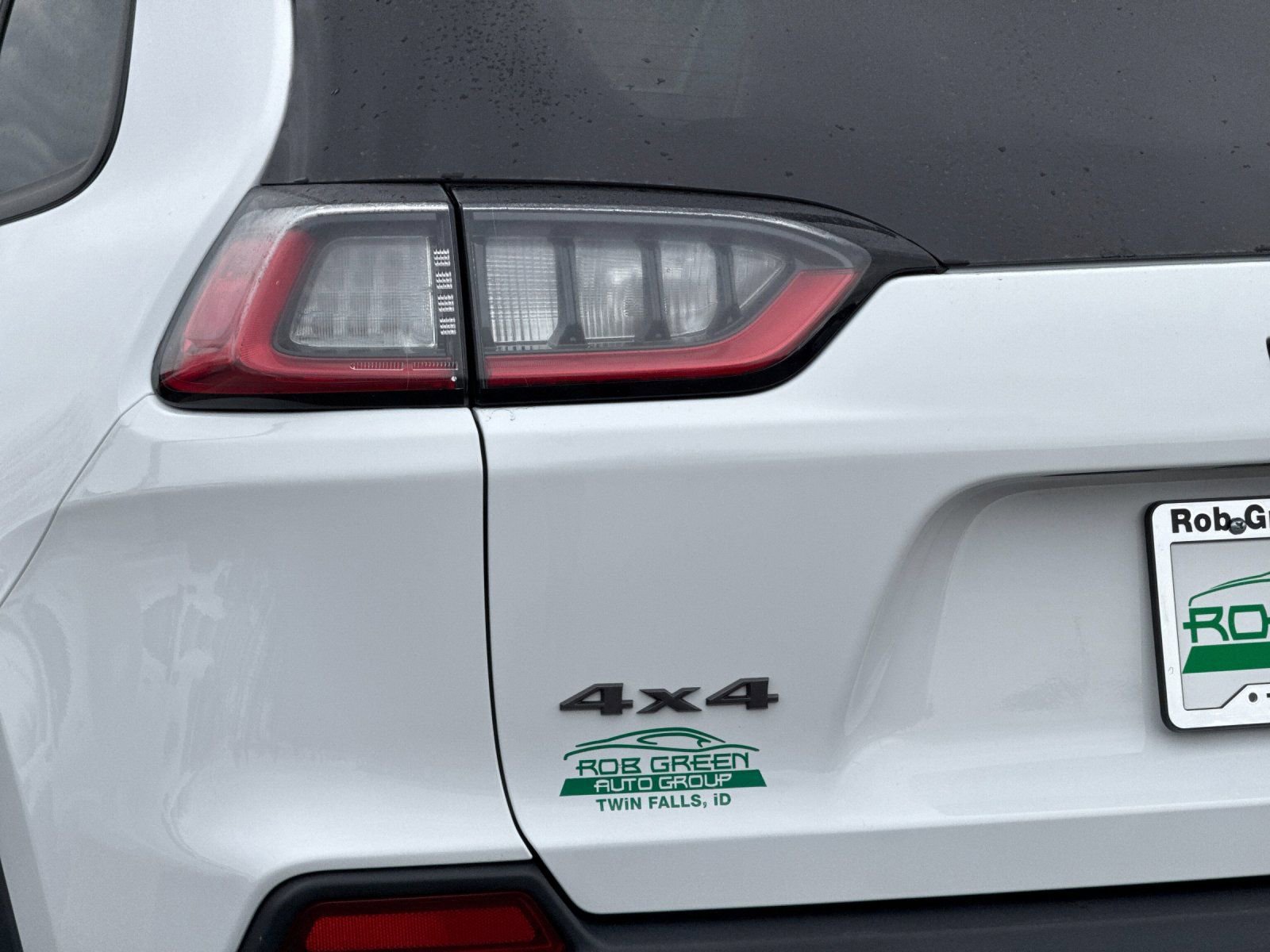 Used 2020 Jeep Cherokee Trailhawk w/ Technology Group image 34