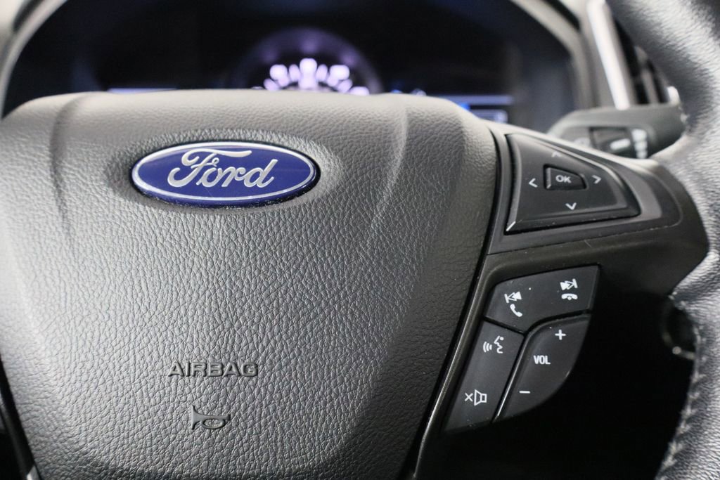 Used 2022 Ford Edge Titanium image 11