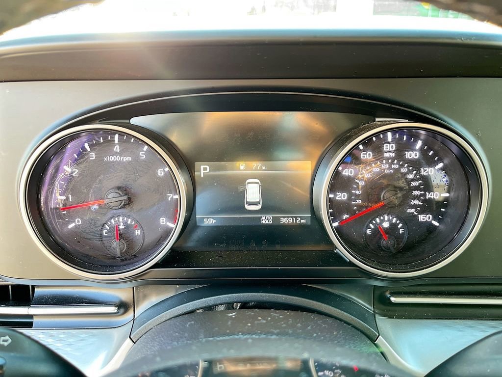 Certified 2024 Kia Carnival LX image 11